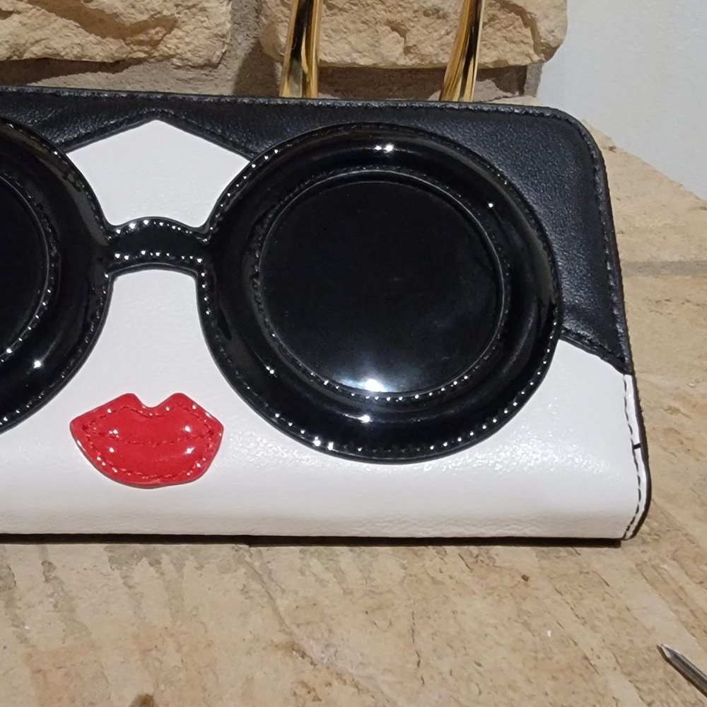 Alice & Olivia wallet